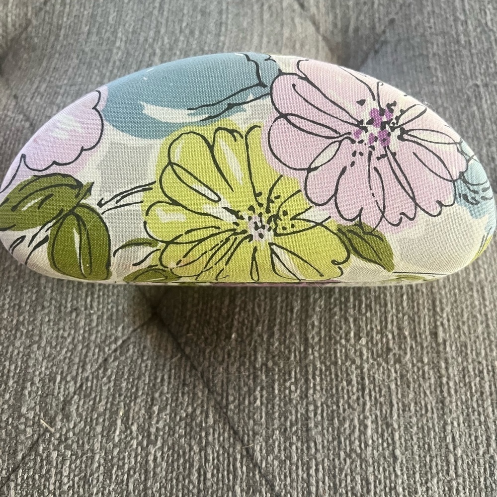 3/25🙂 Vera Bradley sunglass case